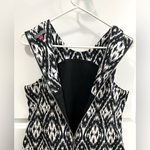 Vince Camuto Shift Dress (Size 6) - Picture 6 of 9